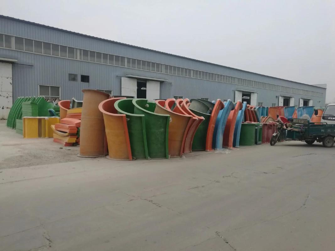 華隆環(huán)?？萍?專業(yè)打造水上樂園設(shè)備，引領(lǐng)行業(yè)創(chuàng)新